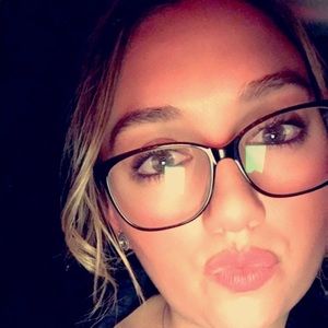 Meet your Posher, Christen